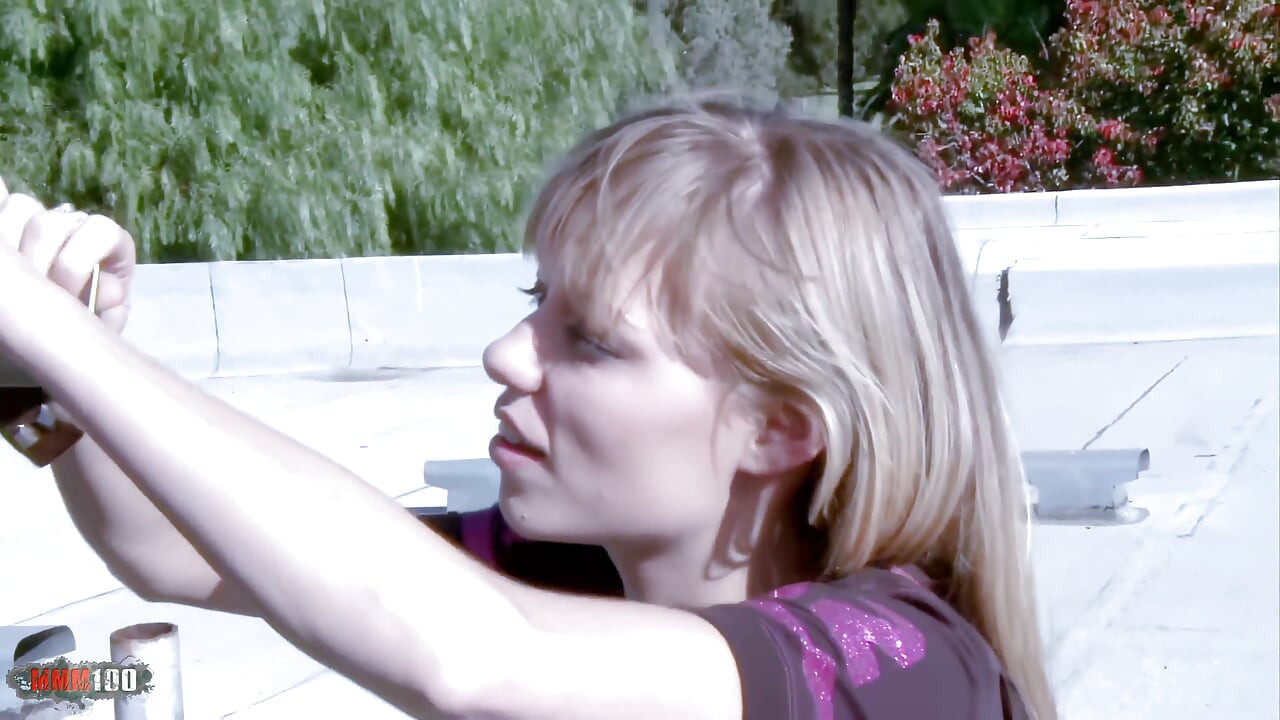 Bill Bailey și Nicole Ray: gagica blondă are parte de o pulă mare