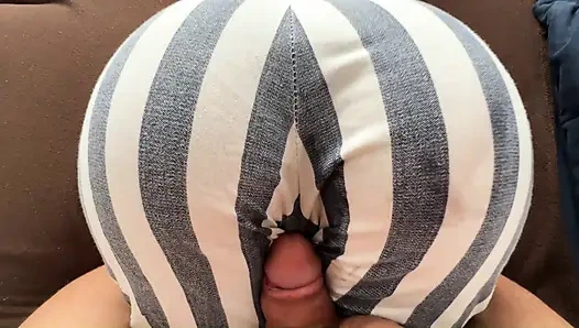 Schwanzfick mit dem arsch meiner stiefschwester im jumpsuit