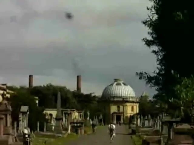 Divertimento nel cimitero di Brompton