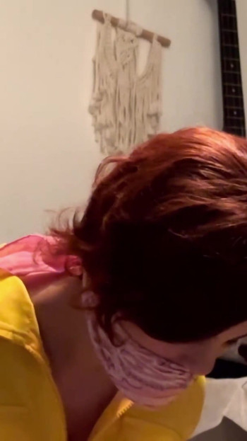 Zadivljujući trenutak iz "April O'Neil cosplayer stolice"