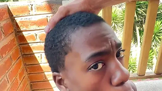 Wajah baru - mina caramelo! Tonton Mina masukin kontol besar pria kulit hitam ke dalam mulutnya dan ngasih memek ebony-nya dari belakang. dan muncrat di wajah!