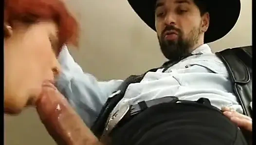 За Немецкими Дверями Он Тщательно Трахается - Полный Фильм