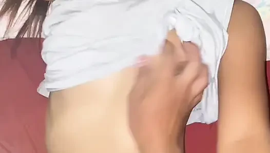 Pinay Ate Nagpatira Sa Pinsan nya!!