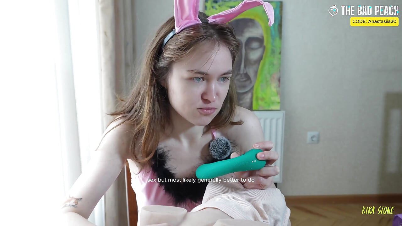 Färdigt! Naturligt. Jag tittar på en leksak i kaninkostym. Dålig persika))))))