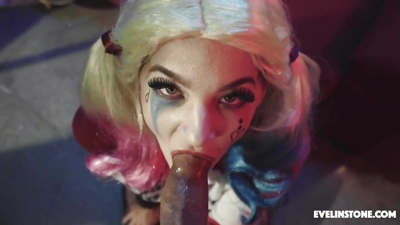 Harley Quinn Cosplay gezichtsneukpartij nederlaag