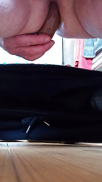 Dugi bog analni seks