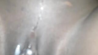 Regardez le creampie squirter sa chatte à la fin et gâcher ma caméra