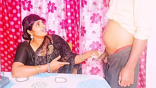 Индийский секс-доктор трахает пациентку с большим хуем Телугу грязно говорит