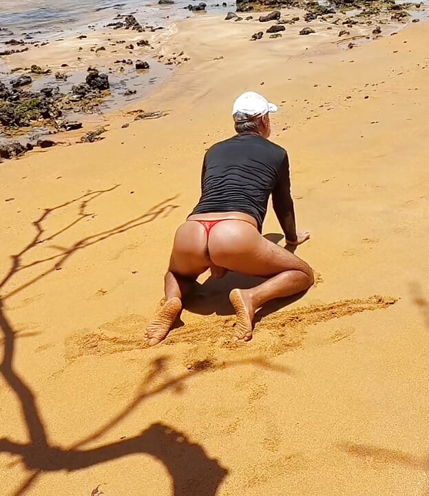 Ladysilva crossdresser panties on the beach showing off her hot ass