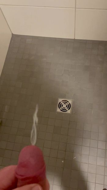 Nagy élvezés a zuhany alatt