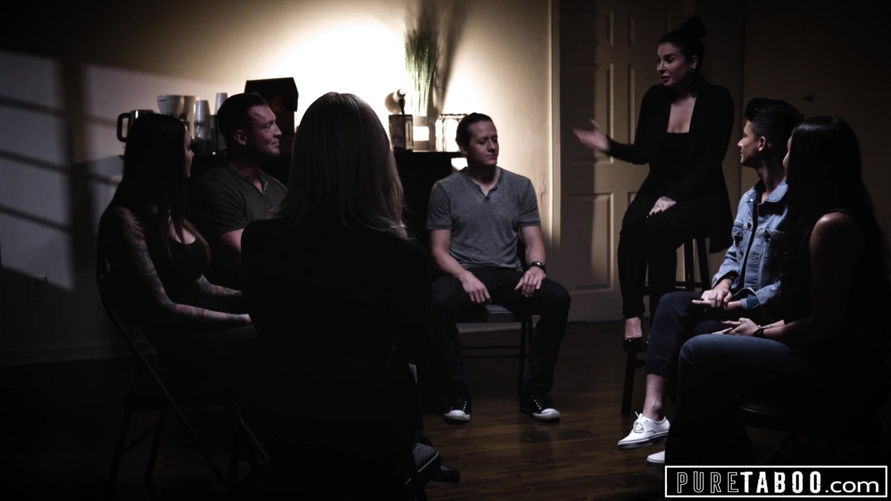 純粋なタブー、セクシートランスガールが悲しみの男をやる