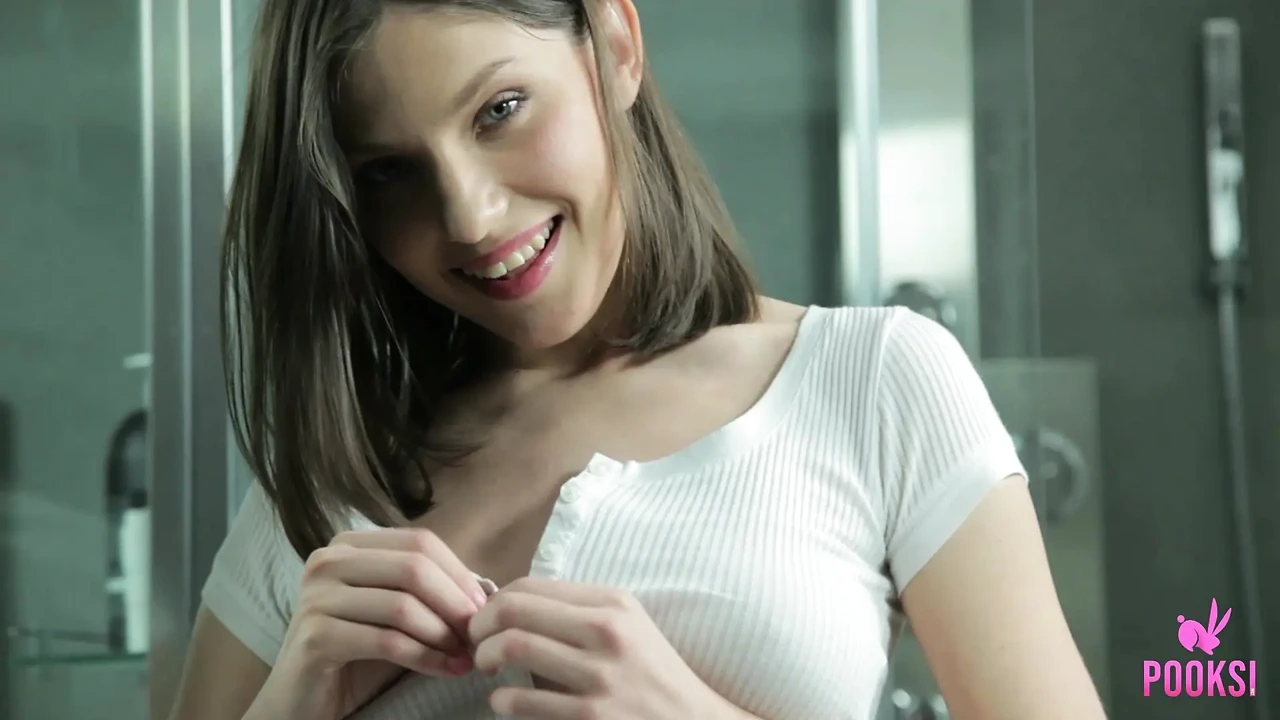 Delicious Light Sking Brunette Katerina P Makes Her Cunt Squirt In The Shower!