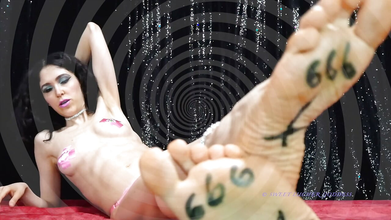 Zaczaruję cię moimi satanistycznymi stopami