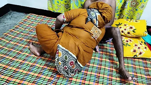 Desi chick enjoys a relaxing bath