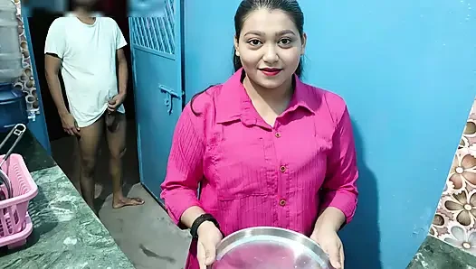 Desi Indian Beautiful Bhabhi ka Kitchen Me Dever Ke Sat Gapa Gap