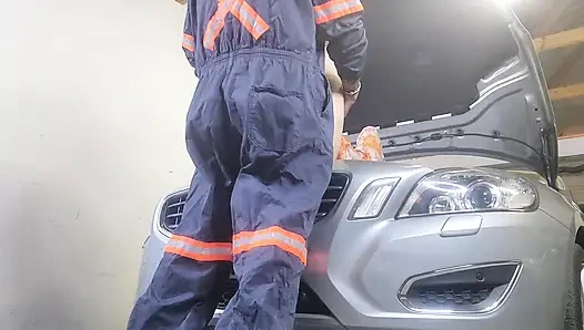 Tamirciye ödemesini ben de ona amcık teklif ettim