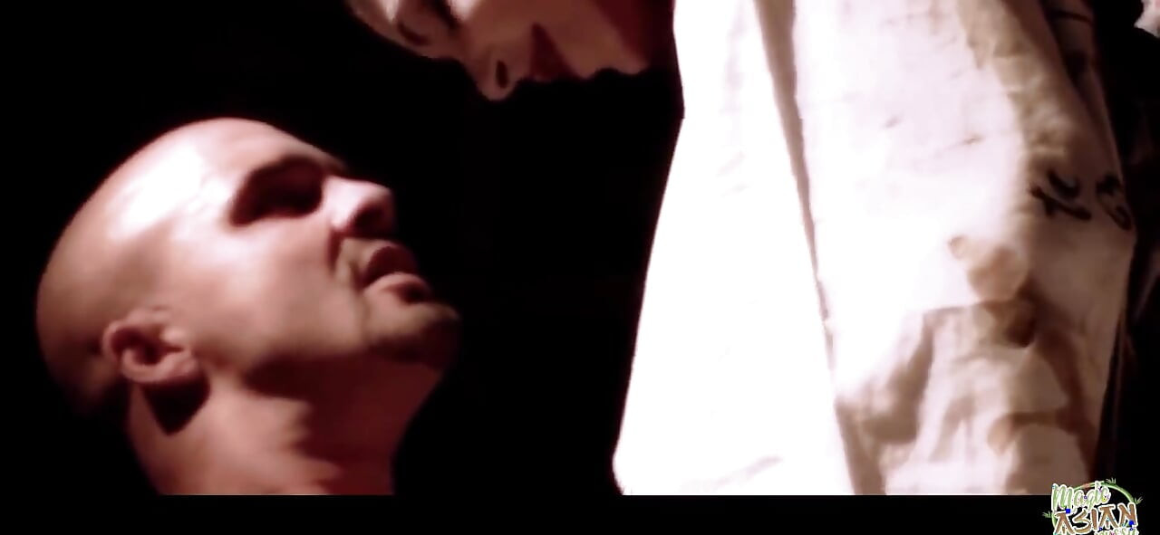 Fall in Love with an Attractive Geisha Her Juicy Ass and Her Heavenly Bed Service