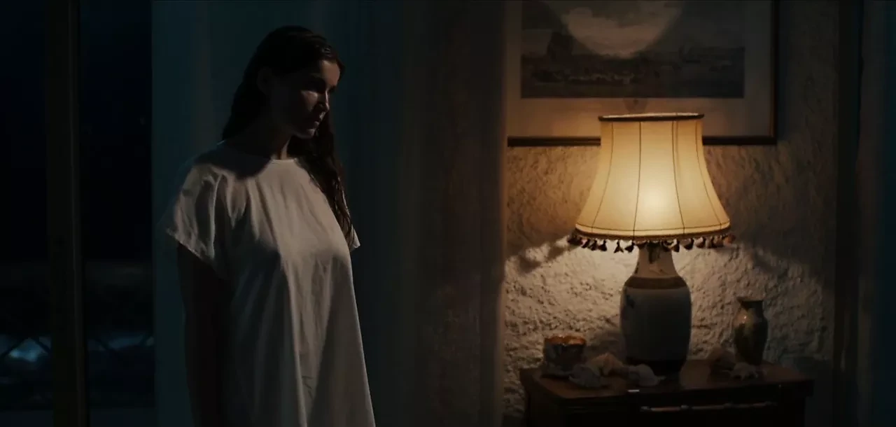 Laetitia Casta nue dans Une ile s01e01-06 (2019)