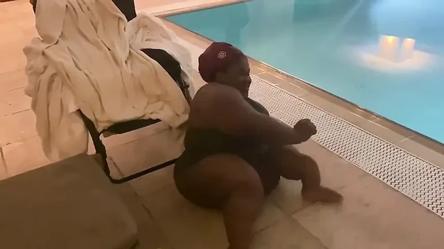 tobi bbw wheelchair lady