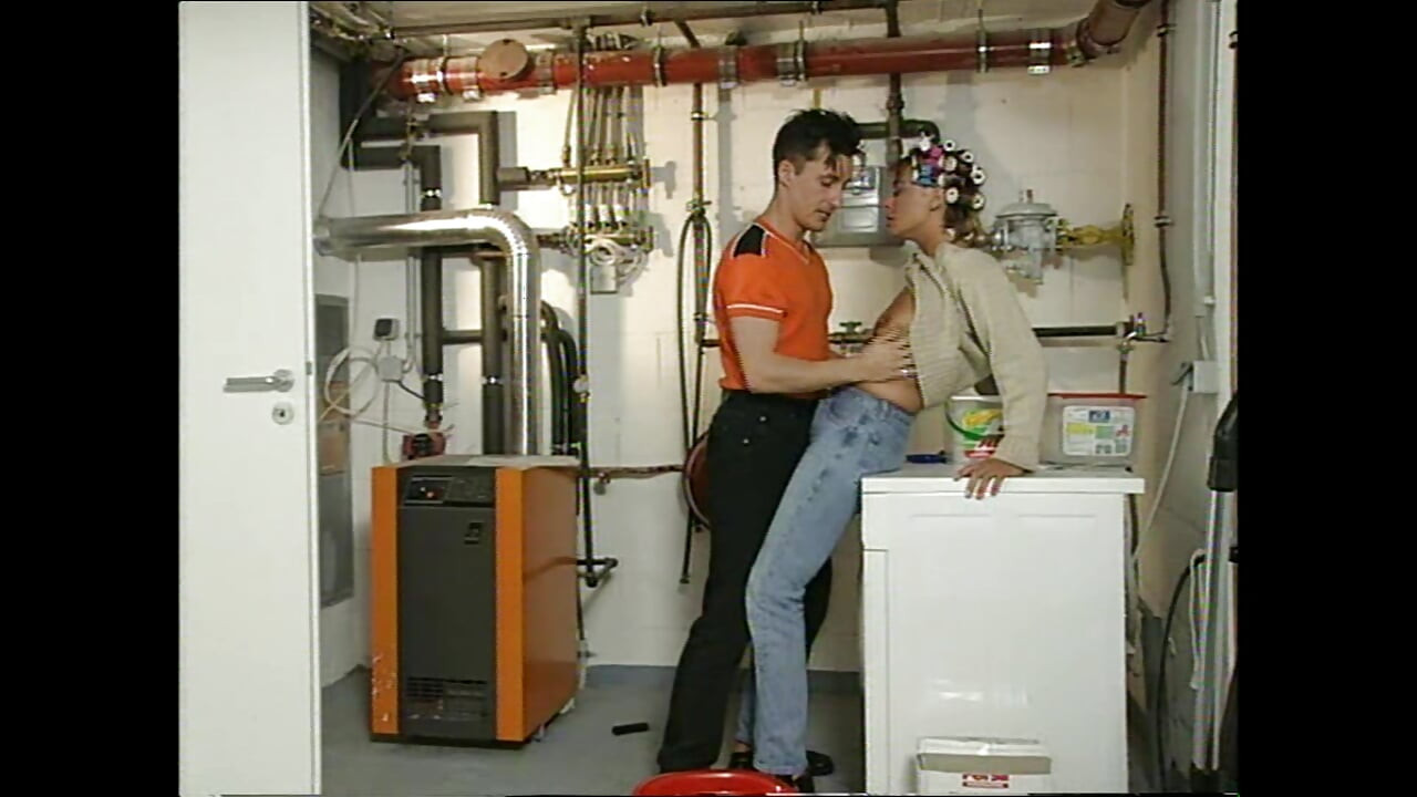 Η Κόνι και οι καυτές ταινίες με τις