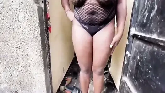 Beautiful Girl Show Her Big Tits