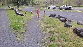 Marcher à poil sur le sentier