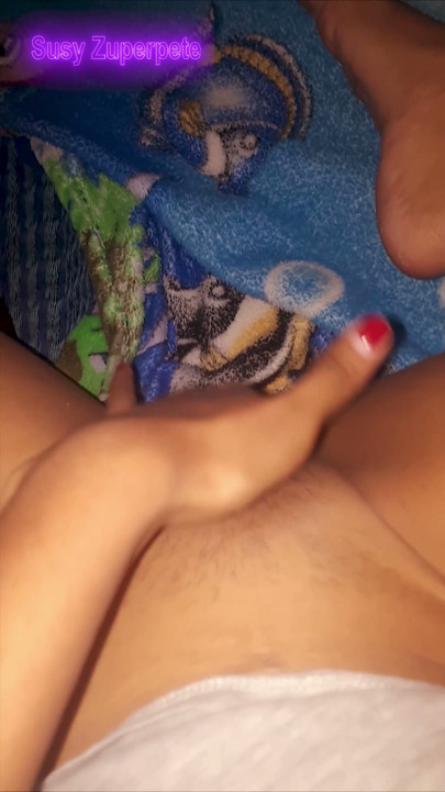 Moja polusestra susy masturbira i stenje kao kurva sa seksi glasom | Klip 1