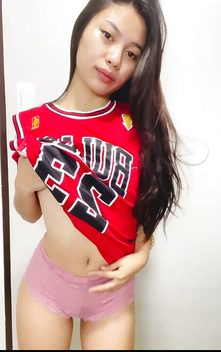 Puta lil Solo baile sexy y burlas de tu padrastro.