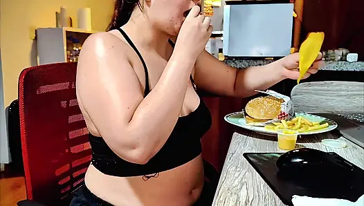 Sesi nicole di-anal habis-habisan sampai perutnya menganga lebar