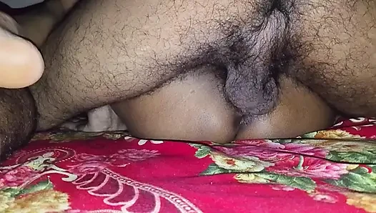 Bangladeşli bakire kız benimle ilk kez seks yapıyor