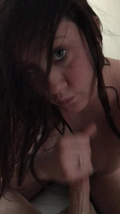 Epic Girlfriend sucks cock! Teases cumshot!