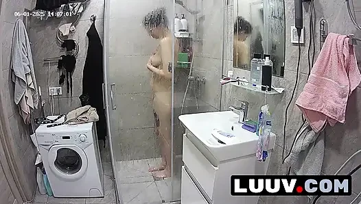 LUUV. Beautiful Alice, used to reality show cameras, enjoys demonstratin...