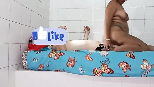 Üvey erkek kardeşim kız arkadaşımı sikiyorum