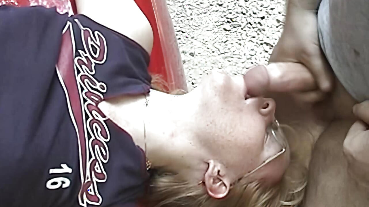 Ебана навън заради повреда на колата