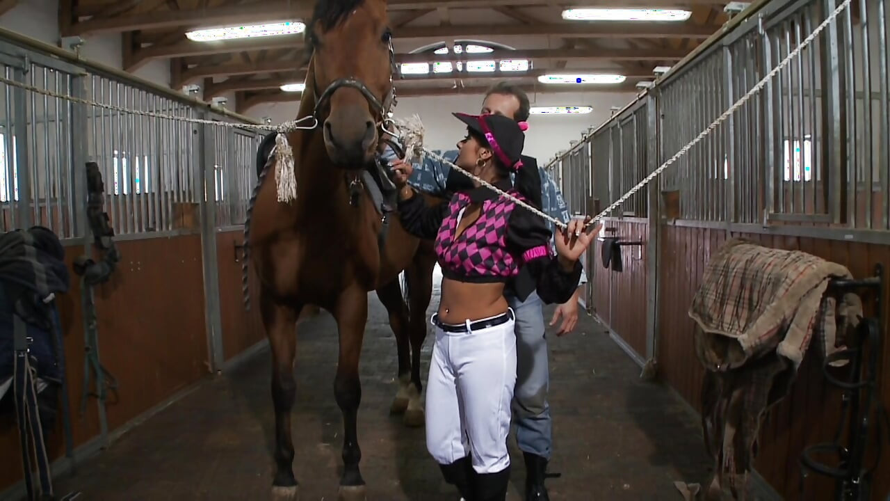 驚人的蕩婦操穩定的男孩