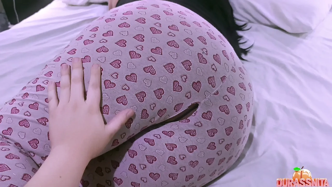 I didn’t have another pajamas stepbrother Why are you penetrating me? Don’t come inside!