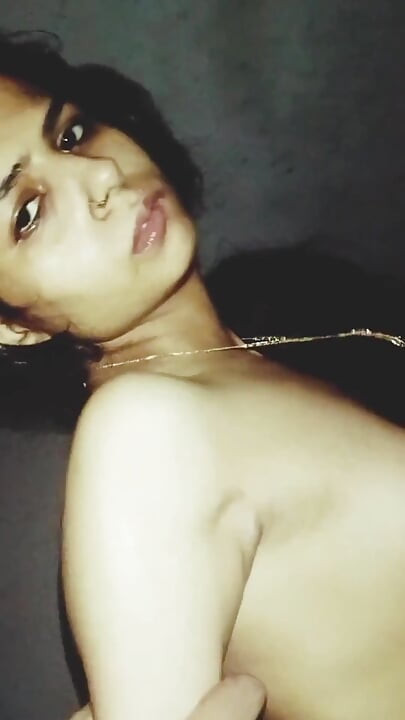 Esposa sexy está desesperada por sexo hardcore