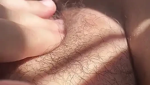 Curvy Latina in the sun got very hot and couldn't stand the urge to masturbate
