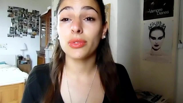 Sexy french brunette feet...