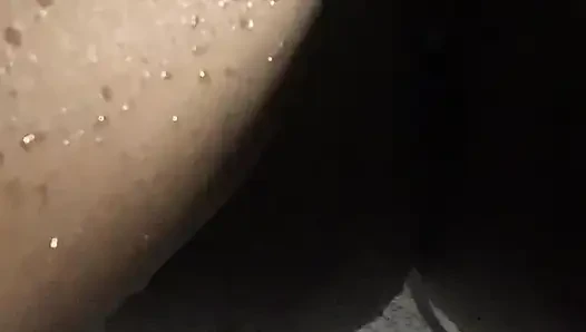 Browngurl234'un banyosu şehvetli vibes andtwerk energy'i parlıyor