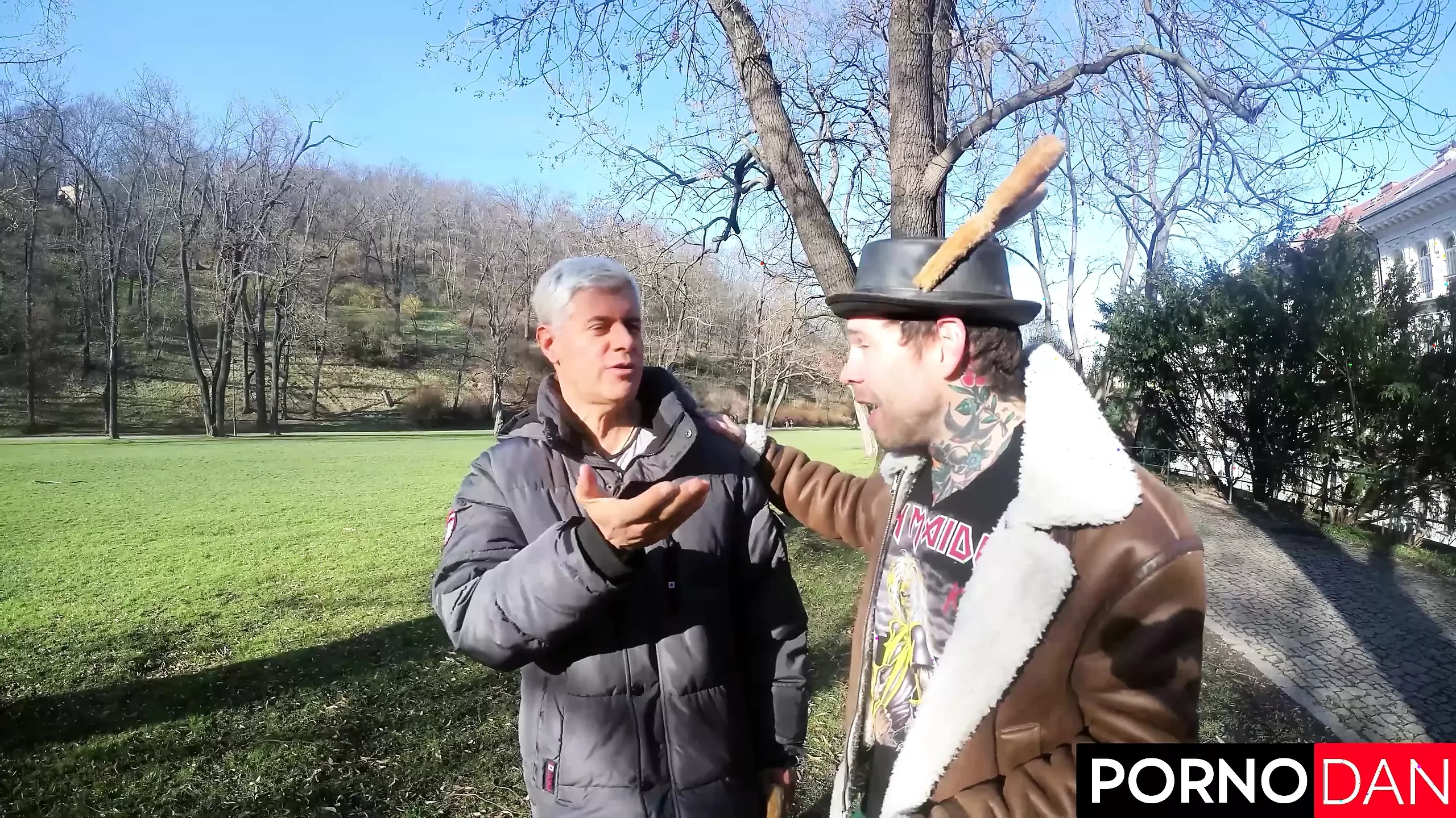 Easter Egg Hunt se transformă în orgia de umplut pizdă roșcată a lui Katy Rose cu Dan!