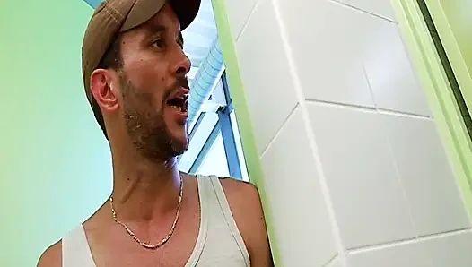 Mahasiswi perancis ciuman setelah kelas