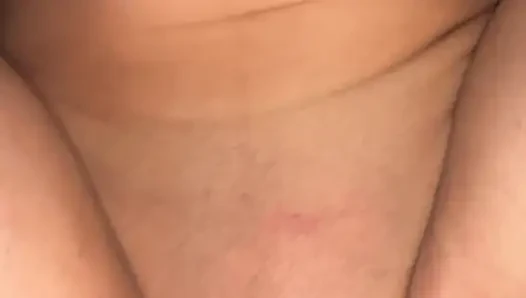 Athena Squirt член Nikos и кримпай в ее киску