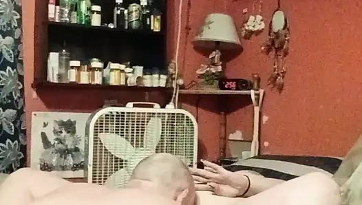 Cowok ini ngentot aku sampai aku crot terus