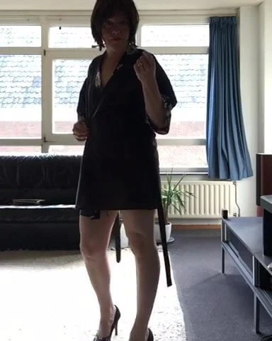 legs show