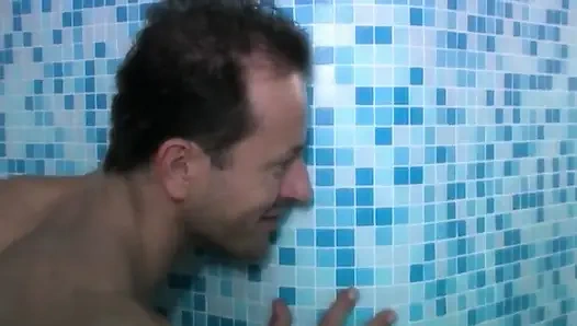 Doppelter blowjob für einen glücklichen schwanz