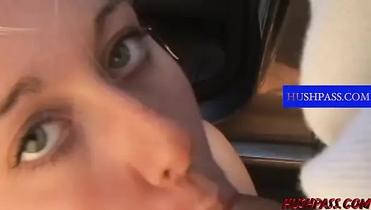 Benzin istasyonunda halka açık çıplaklık Goldie Coxx'un hepsini pompalatıyor