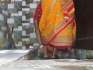 Bengaalse Bhabhi jurk veranderende video