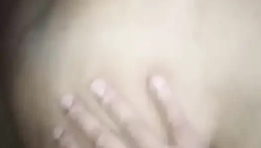 Aku menyetubuhi pacarku yang berpantat besar