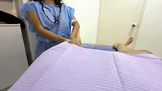 Doktor bağış için spermimi çıkarmama yardım ediyor
